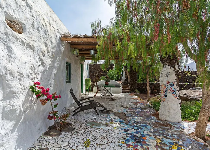 Bohemian Art House - 2br In Yaiza & Garden בית נופש Las Breñas